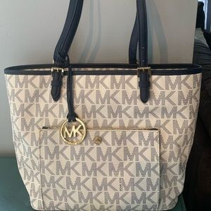 Michael Kors Navy and White Handbag